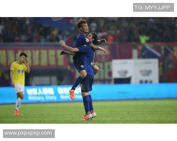 青岛黄海与上海申鑫激战正酣比赛结果揭晓引发热议